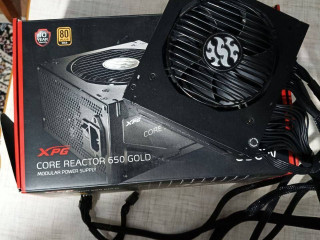 blok-pitaniia-xpg-650w-80-gold