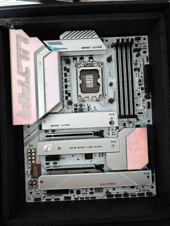z790-colorful-wifi-ddr5-big-0