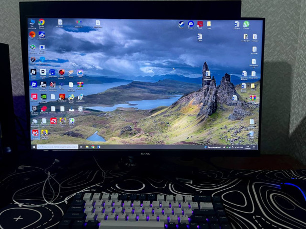 novyi-monitor-big-1