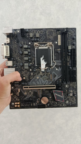 b-560m-colorful-lga-1200-3-stuki-big-0