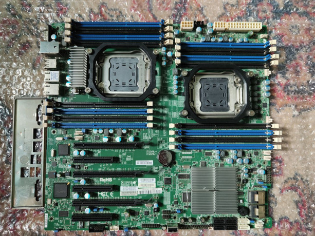 servernaia-mat-plata-super-micro-x9dr3-f-big-0