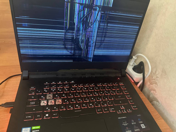 prodam-asus-so-slomannym-ekranom-big-0