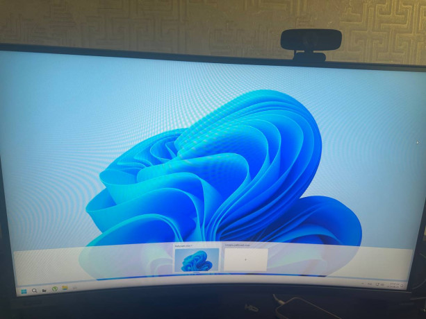 prodam-monitor-igrovoi-27-samsung-lc27rg50fqixci-1920x1080-169-va-240gc-2hdmidp-curved-black-c-big-1