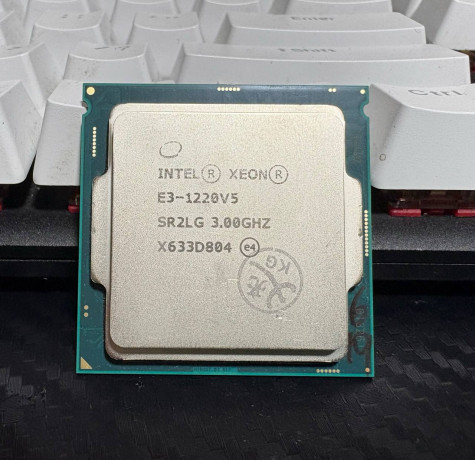 xeon-e3-1220-v5-1151-44-big-0