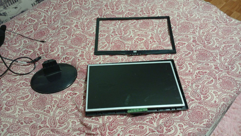 prodam-monitor-hp-21-diagonal-nedavno-stol-razvalilsia-otosla-matrica-s-korpusa-podkliucal-signal-big-0