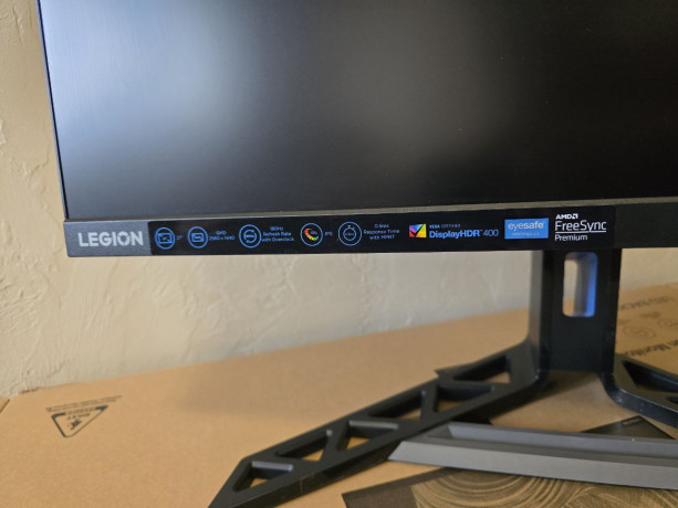 monitory-lenovo-legion-r27q-30-big-4