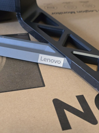 monitory-lenovo-legion-r27q-30-big-3