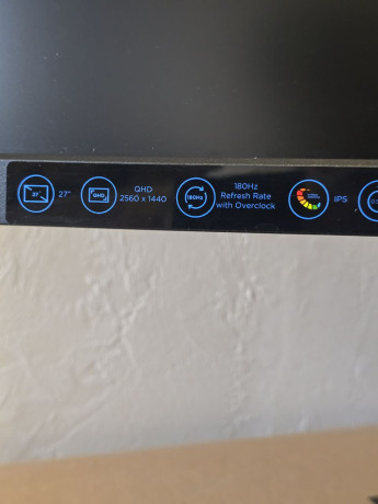 monitory-lenovo-legion-r27q-30-big-2