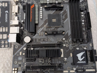 gigabyte-b450-aorus-m-matx-format-s-zagluskoi