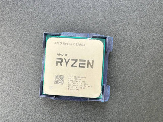prodam-processor-ryzen-7-3700x-bu