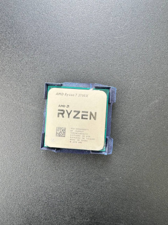 prodam-processor-ryzen-7-3700x-bu-big-0