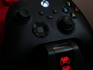 prodam-srocno-xbox-series-s-512gb
