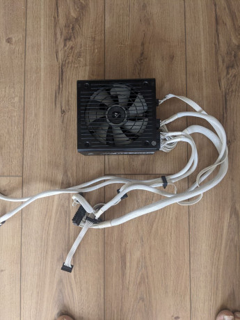 corsair-rm750-big-0