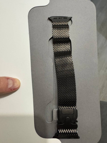 prodam-apple-watch-ultra-2-s-metalliceskim-remeskom-novye-zapecatannye-big-1