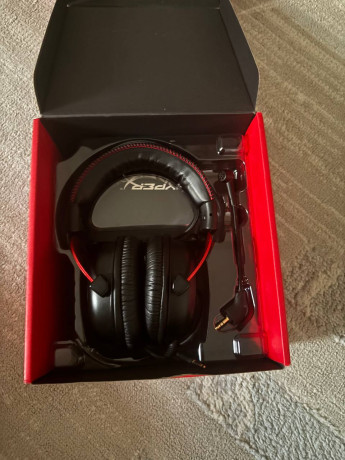 hyperx-cloud-ii-slomano-kreplenie-pravogo-uxa-otsutstvuet-vstroennaia-zvukovaia-karta-polnostiu-rab-big-0