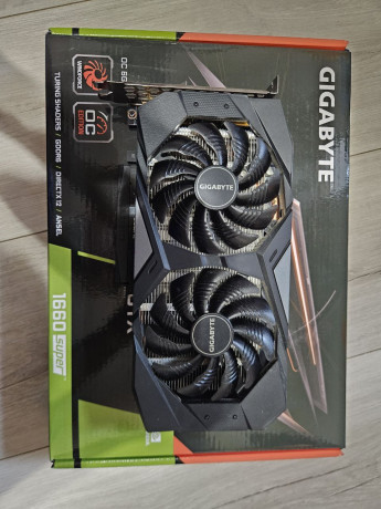 gtx-1660-super-gigabyte-2-vent-big-1