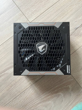 prodam-pocti-novyi-blok-pitaniia-aorus-p850w-big-1