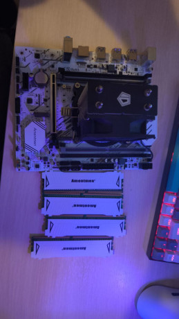 prodam-komplekt-mat-na-xeon-32-gb-ozu-mogu-dolozit-blok-pitaniia-na-500vatt-stoimost-55000-tg-big-0