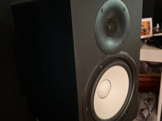 prodaiu-komplekt-studiinyx-monitorov-yamaha-hs8