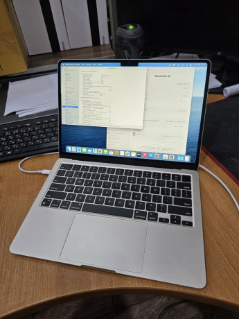 v-prodaze-macbook-air-m2-2022g-big-2