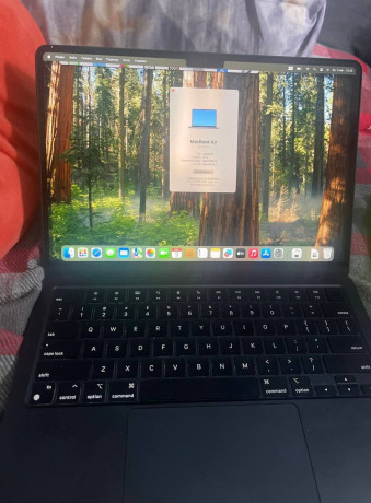 prodam-macbook-air-m2-big-1