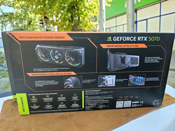 videokarty-rtx-5070-12gb-big-3