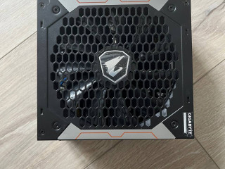 prodam-pocti-novyi-blok-pitaniia-aorus-p850w-ves-komplekt-prisutstvuet