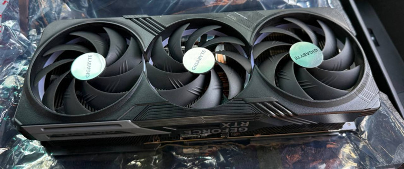 gigabyte-rtx-4090-gaming-24gb-big-0