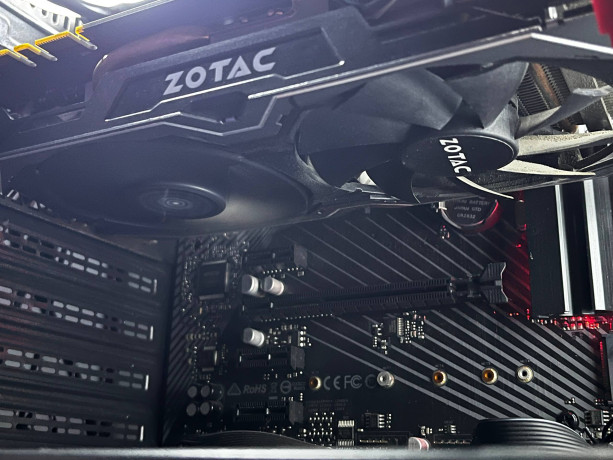 zotac-mini-gtx-1070-8gb-big-1