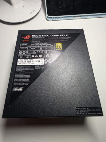blok-pitaniia-asus-rog-strix-1000watt-80-plus-gold-big-3