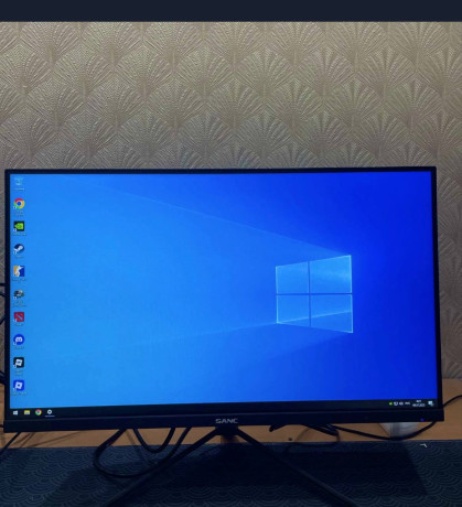 monitor-240-gerc-24-diuima-novyi-s-polnym-komplektom-big-2