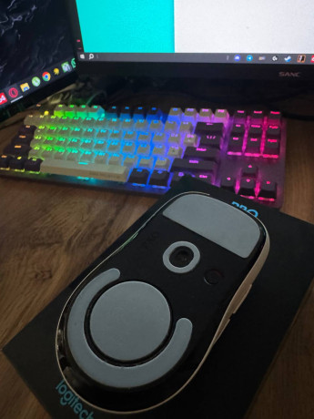logitech-superlight-big-2