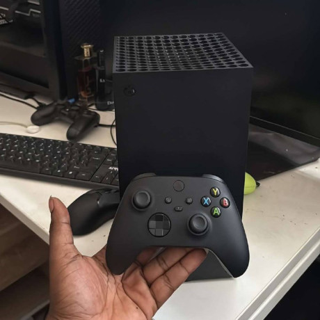 prodam-xbox-series-x-big-0