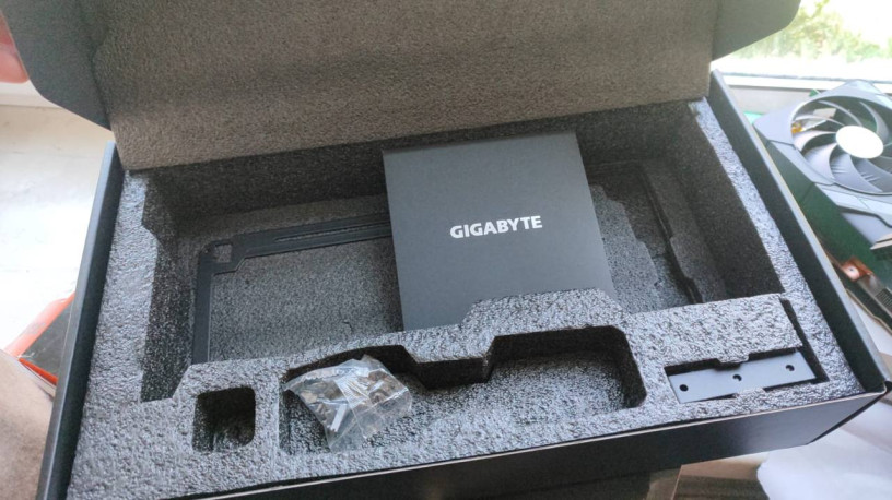 prodam-4090-gigabyte-windforce-24gb-big-2