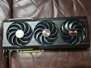prodam-amd-rx-6800-16gb-saphire-pulser-v-ocen-xorosem-sostoianii-karta-na-plombe-temperatury-xoro