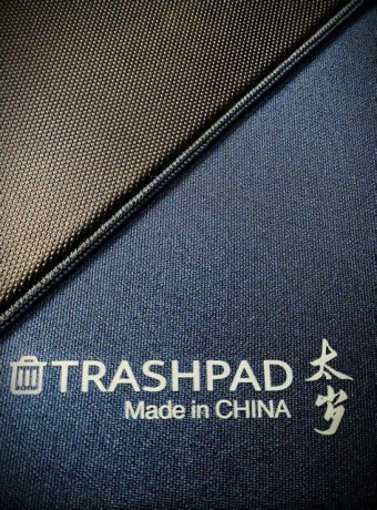 prodam-trashpad-pro-blue-zapecatannuiu-s-poliuretanovoi-podlozkoixorosii-kovrik-mozno-ne-meniat-kovr-big-0