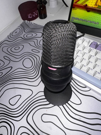 prodam-mikrofon-hyperx-solocast-big-0