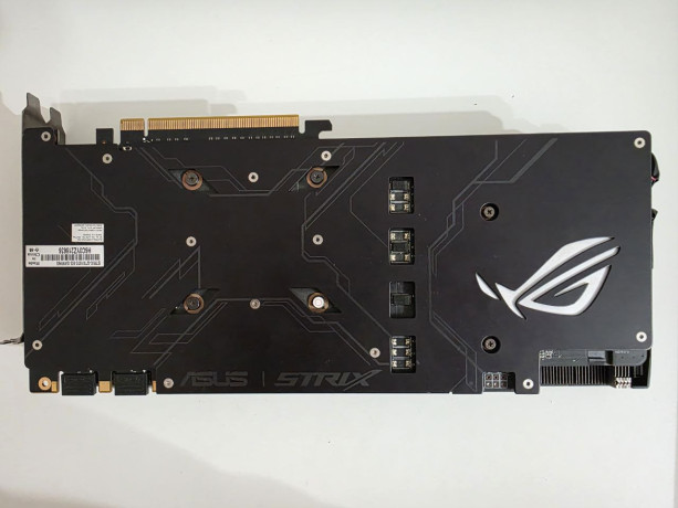 gtx-1070-8gb-asus-rog-strix-big-1