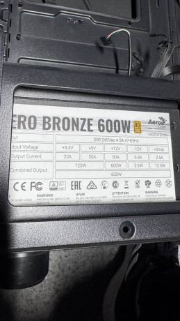bp-aerocool-bronze-600w-big-0
