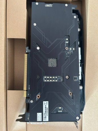 videokarta-1050ti-karta-v-xorosem-sostoianii-na-rodnyx-plombax-est-korobka-big-1