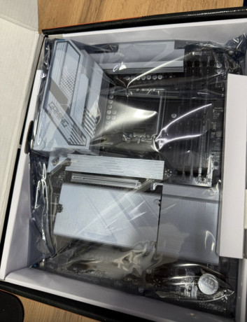 novye-materinskie-platy-gigabyte-z890-b860-big-3