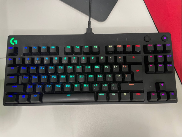 klaviatura-logitech-g-pro-big-0