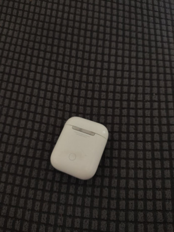 prodam-airpods-big-1