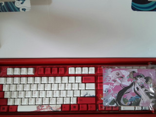 varmilo-koi-vem108-varmilo-ec-v2-sakura-switch-red