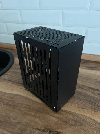 prodaiu-kompaktnyi-korpus-cryptone-i-flat-sff-big-0