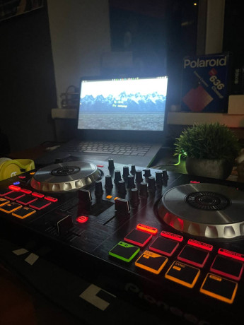 dj-kontroller-pioneer-ddj-sb2-big-1