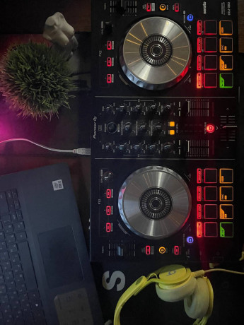 dj-kontroller-pioneer-ddj-sb2-big-0