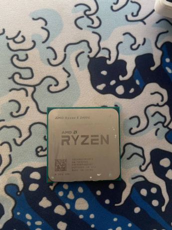 prodam-processor-amd-ryzen-5-2400g-big-1