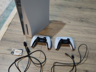 prodam-playstation-5-cfi-1208a-825gb