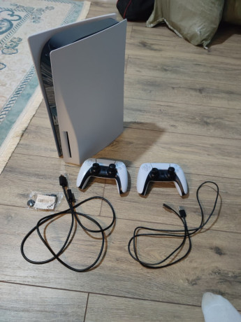 prodam-playstation-5-cfi-1208a-825gb-big-0